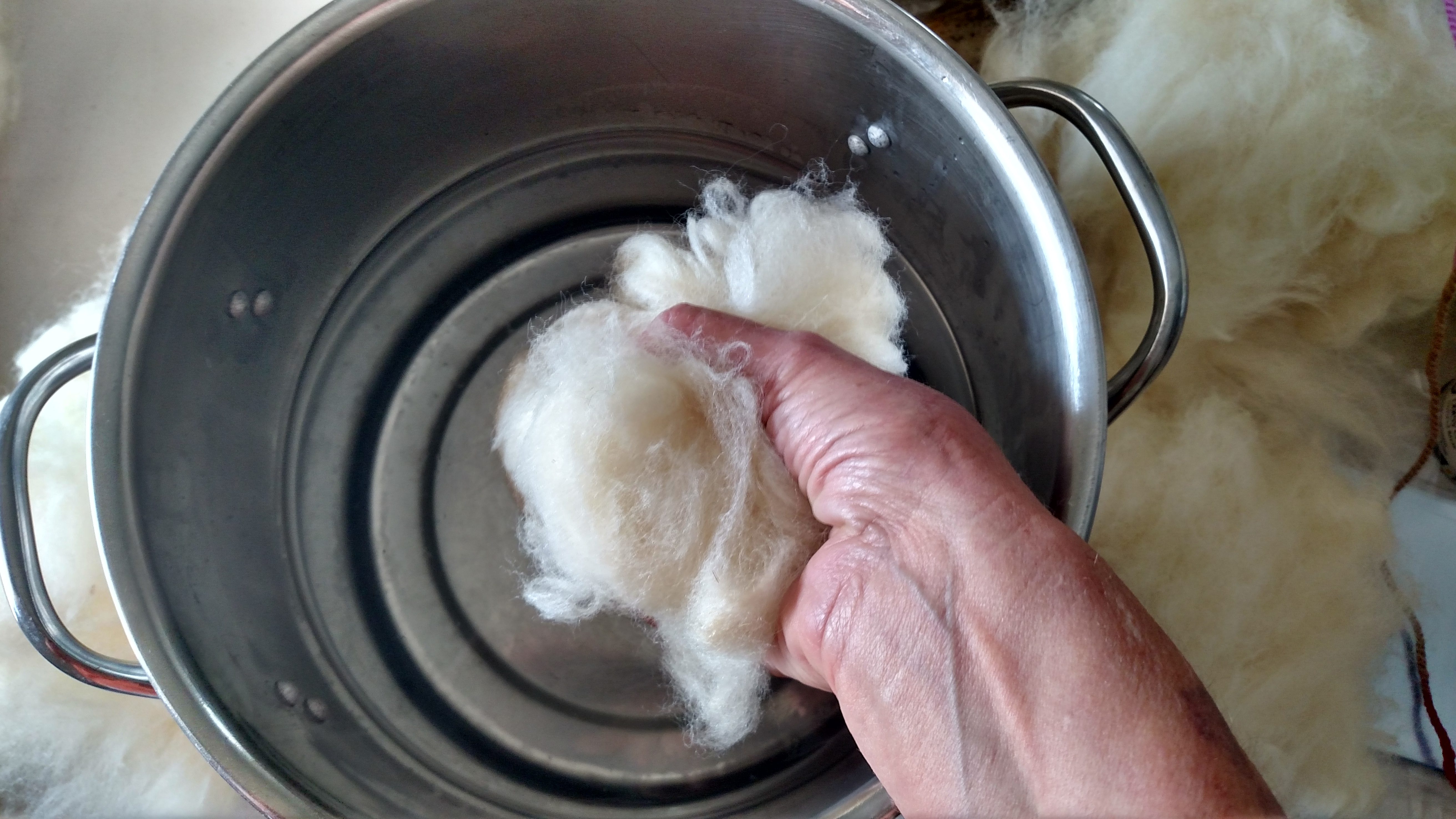 Making dryer balls step 2